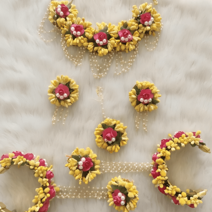 White And Pink Flower Necklace Set For Haldi Ceremony